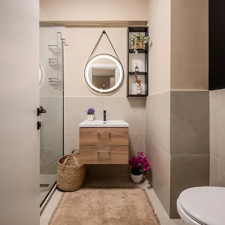 Topaz 103 In Odyssey Spa&pool-parking Mamaia