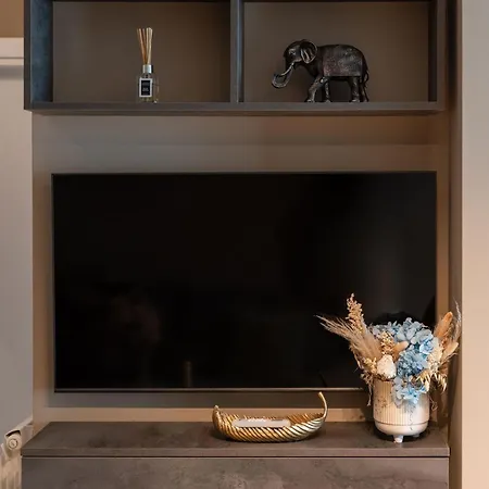 Topaz 103 In Odyssey Spa&pool-parking