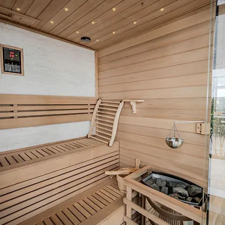 Topaz 103 In Odyssey Spa&pool-parking Mamaia